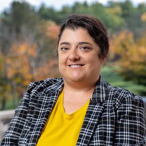 Davina Danian headshot