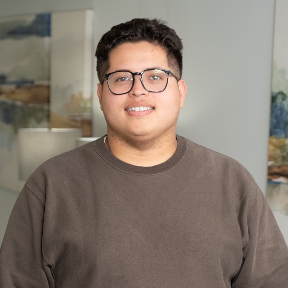 Saul Granados Headshot