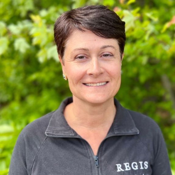 Amy Bouvier Headshot