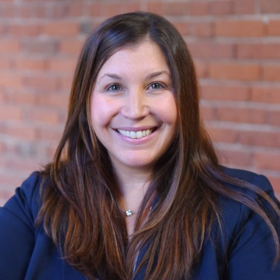 Rebecca Hill headshot